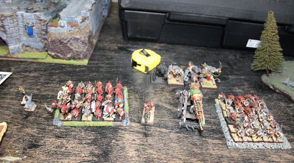 My little Skaven force. Too bad I haven't brought my Skaven miniatures with me:(