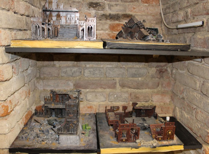 Few pieces of scenery, but believe me there's way more in the hobby area:)