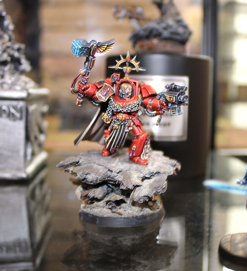 Blood Angels Captain also painted by Tomáš Pekař.