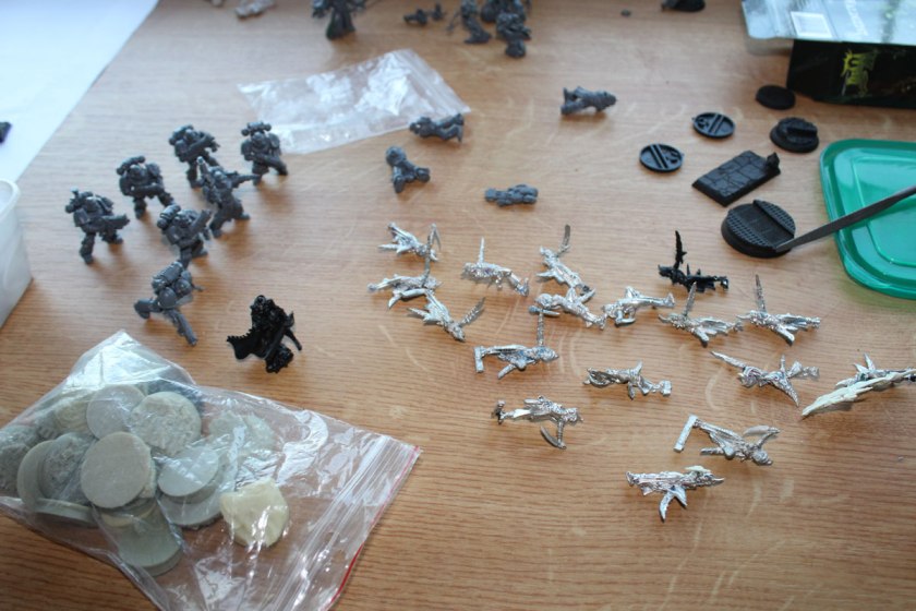 Slaanesh Daemonettes and Space Marines